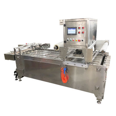 Sistema de control PLC Máquina de embalaje de bandejas de alimentos 25-45 bandejas/min Sealer de alta velocidad